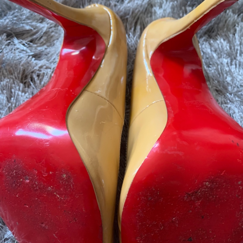 Shoes - Picture 2 of 6